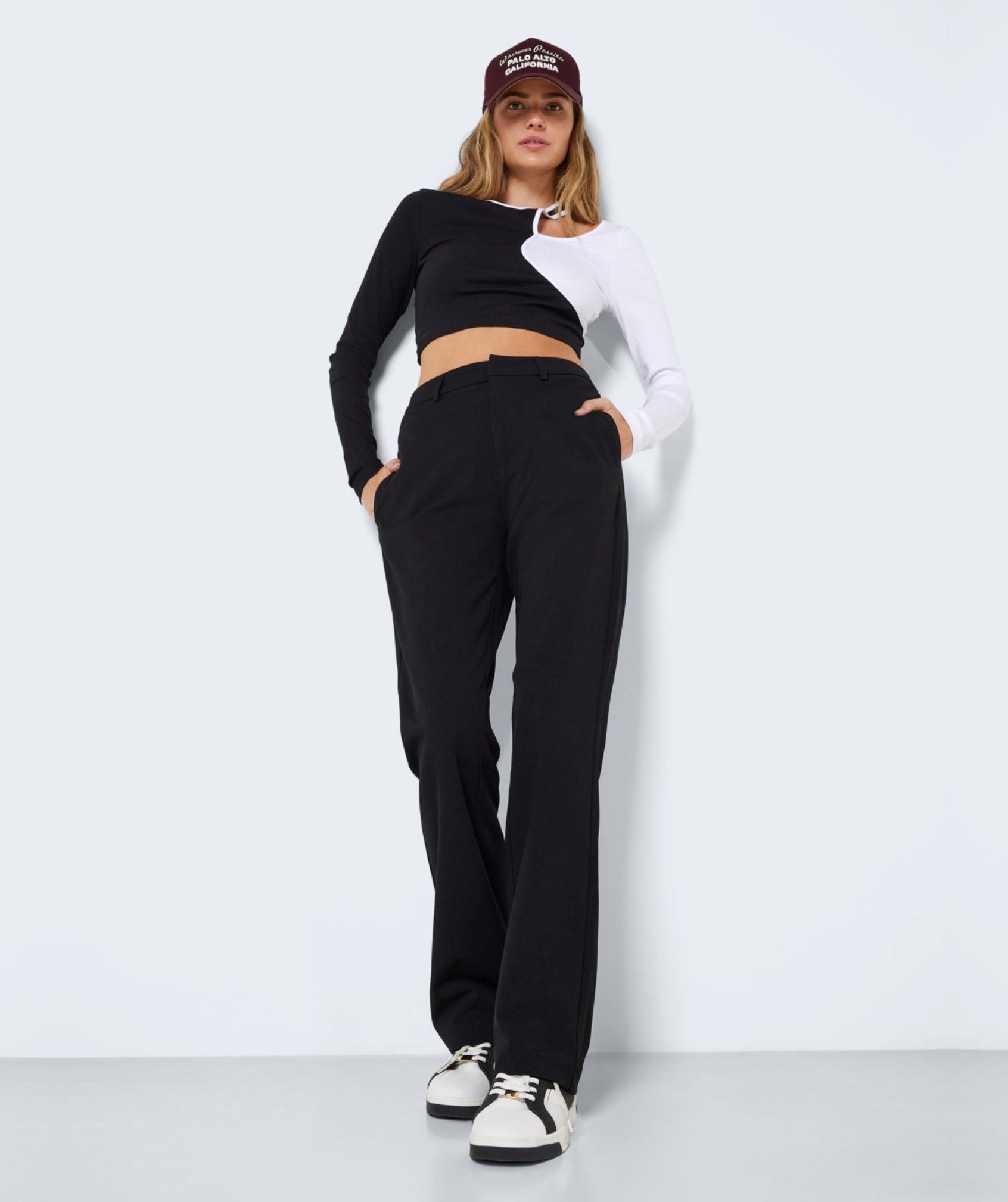 Noisy May - Robyn HW Bootcut Pants (Black)