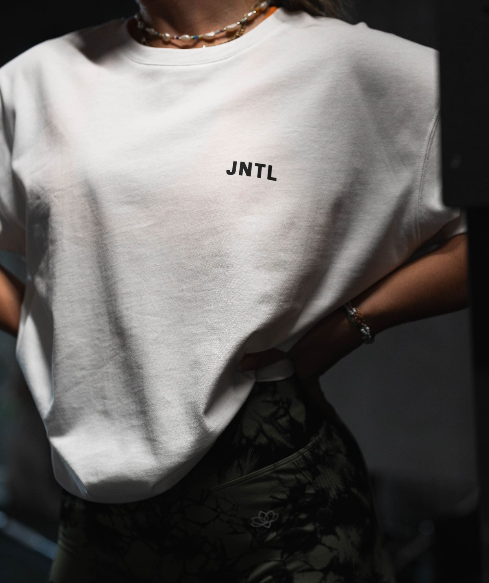 Jentle - Cloudy Day Oversized T-Shirt (White)