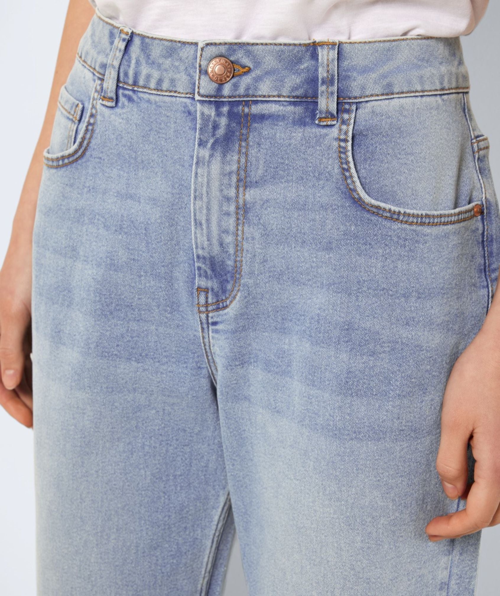 Noisy May - Guthie HW Straight Jeans (Light Blue Denim)