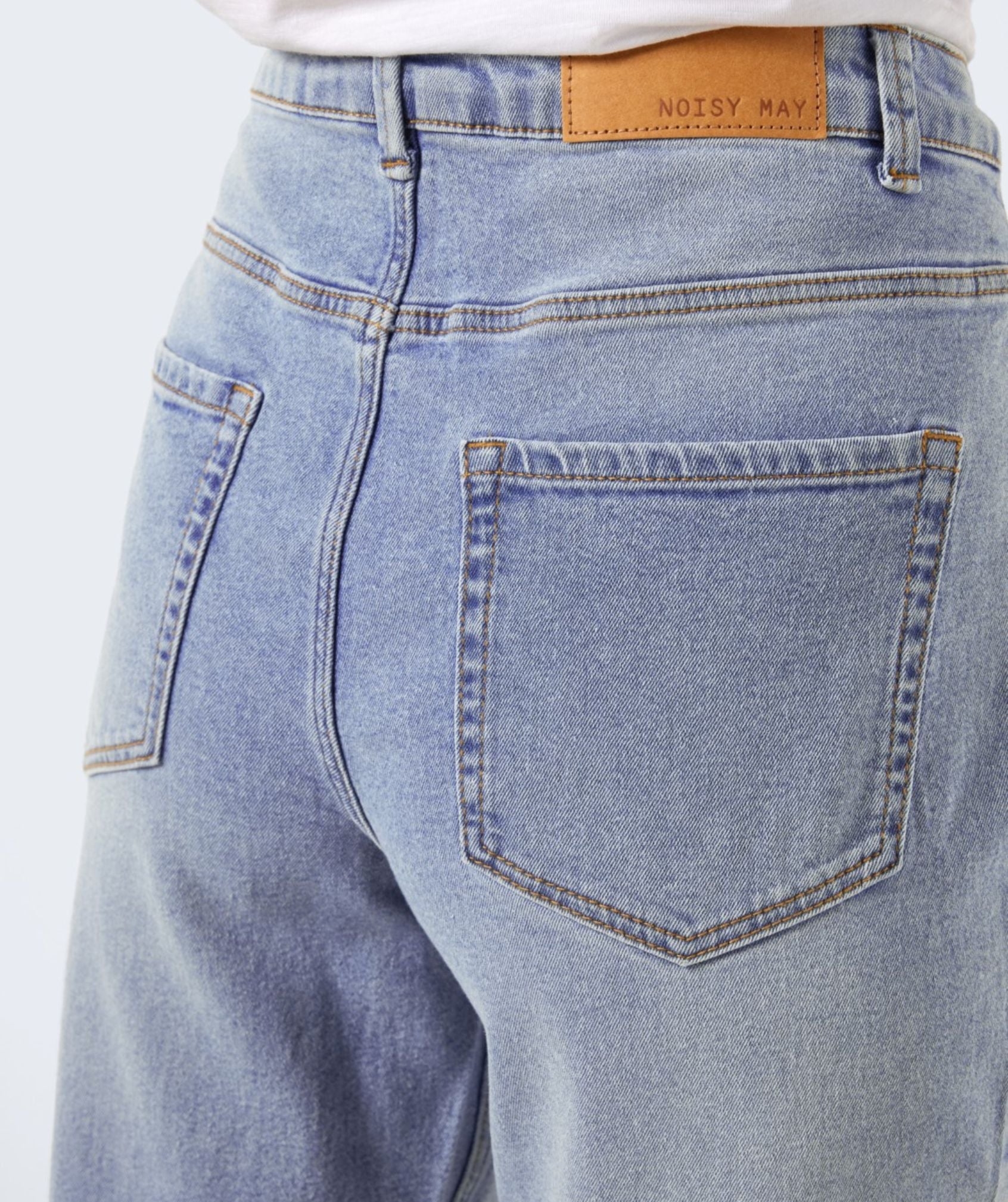 Noisy May - Guthie HW Straight Jeans (Light Blue Denim)