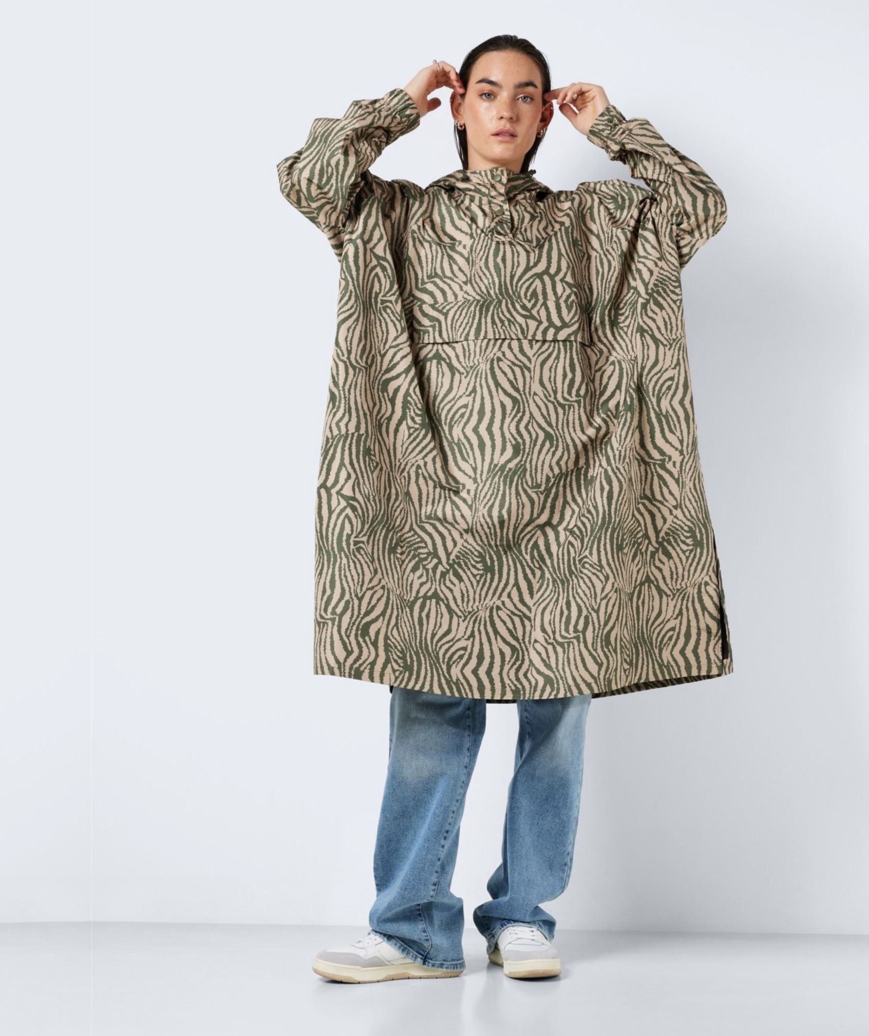 Noisy May - Sky L/S Printed Rainponcho (Nomad Zebra Kalamata)