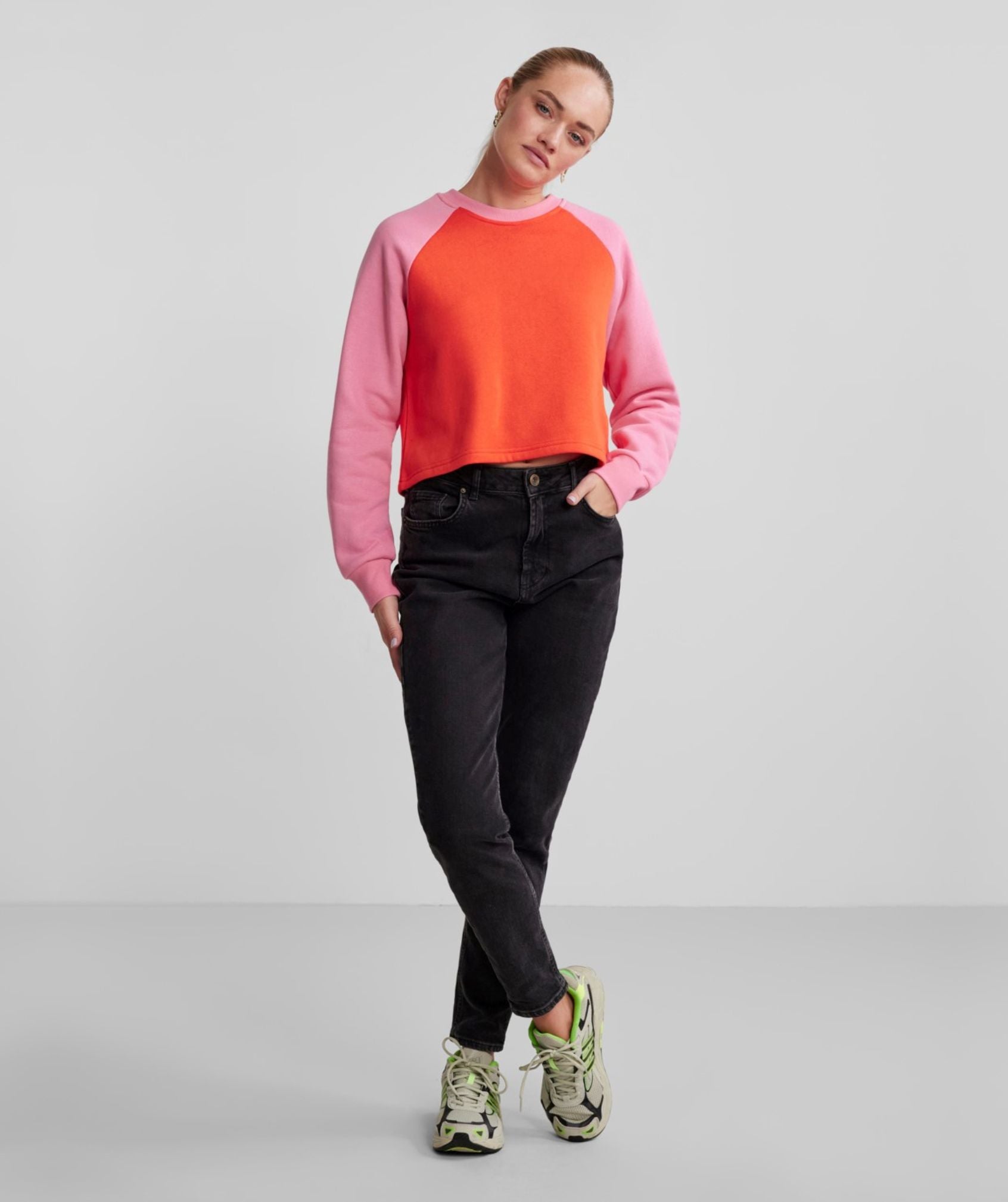 Pieces - Moffo L/S Sweat (Tangerine Tango)