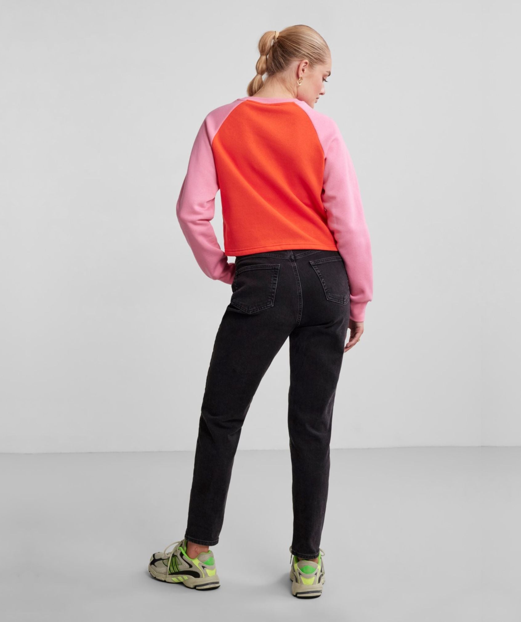 Pieces - Moffo L/S Sweat (Tangerine Tango)