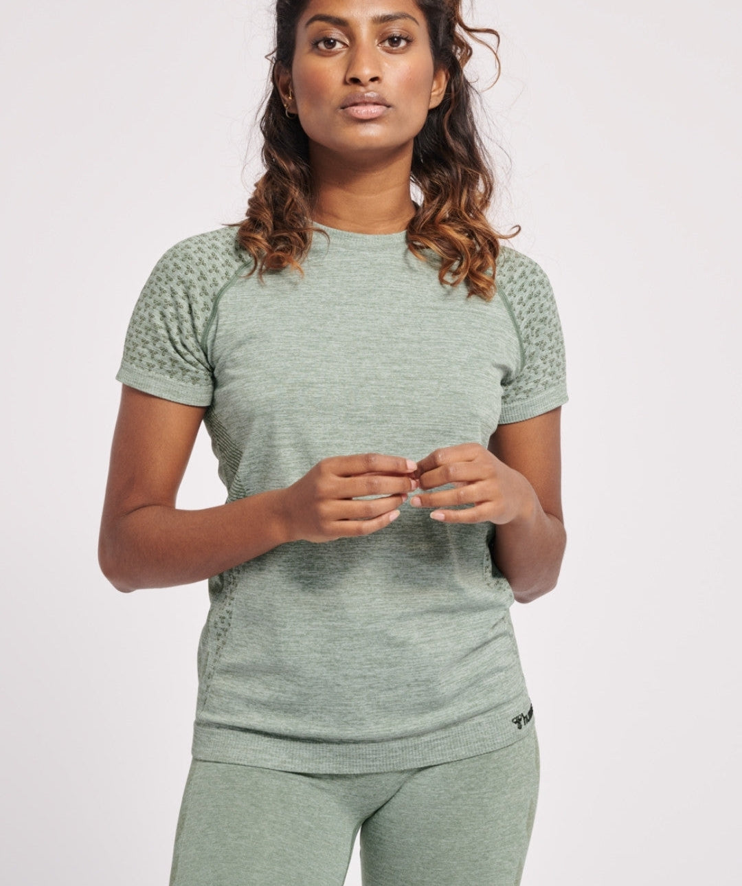 - Classic Bee Seamless (Lily Pad HUMMEL HER⎜