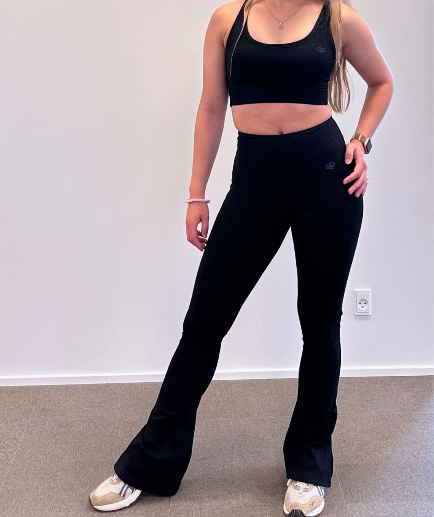 Jentle - Liva Flared Leggings (Black)