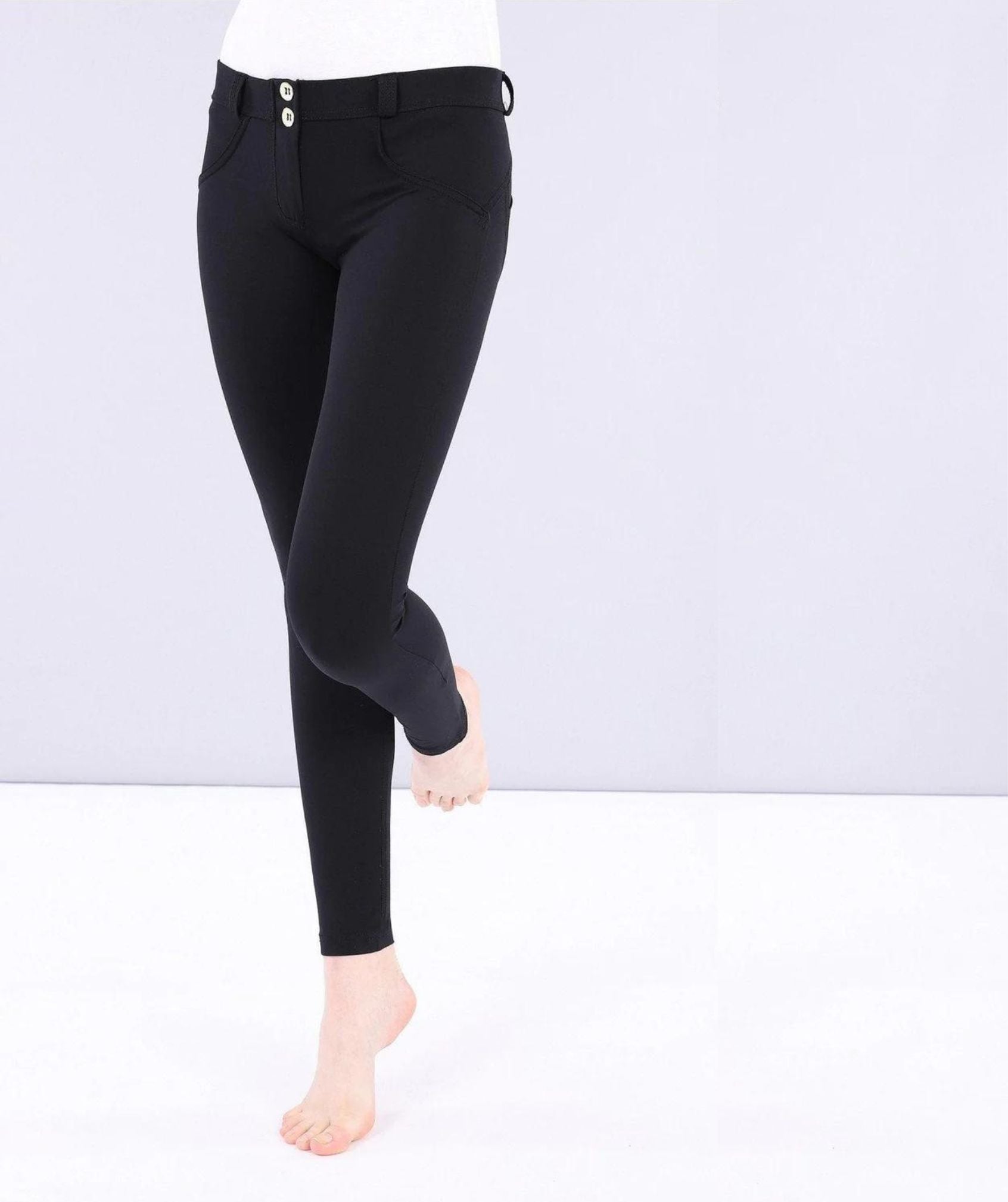 WR.UP® Low Waist Emana Sort (N)