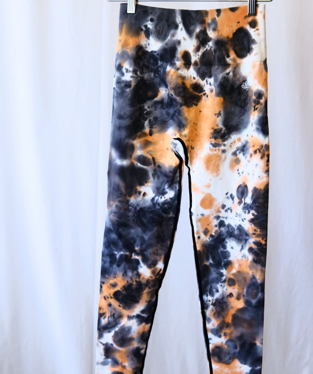 Jentle - Pulse Tie Dye Leggings (Black/Orange)