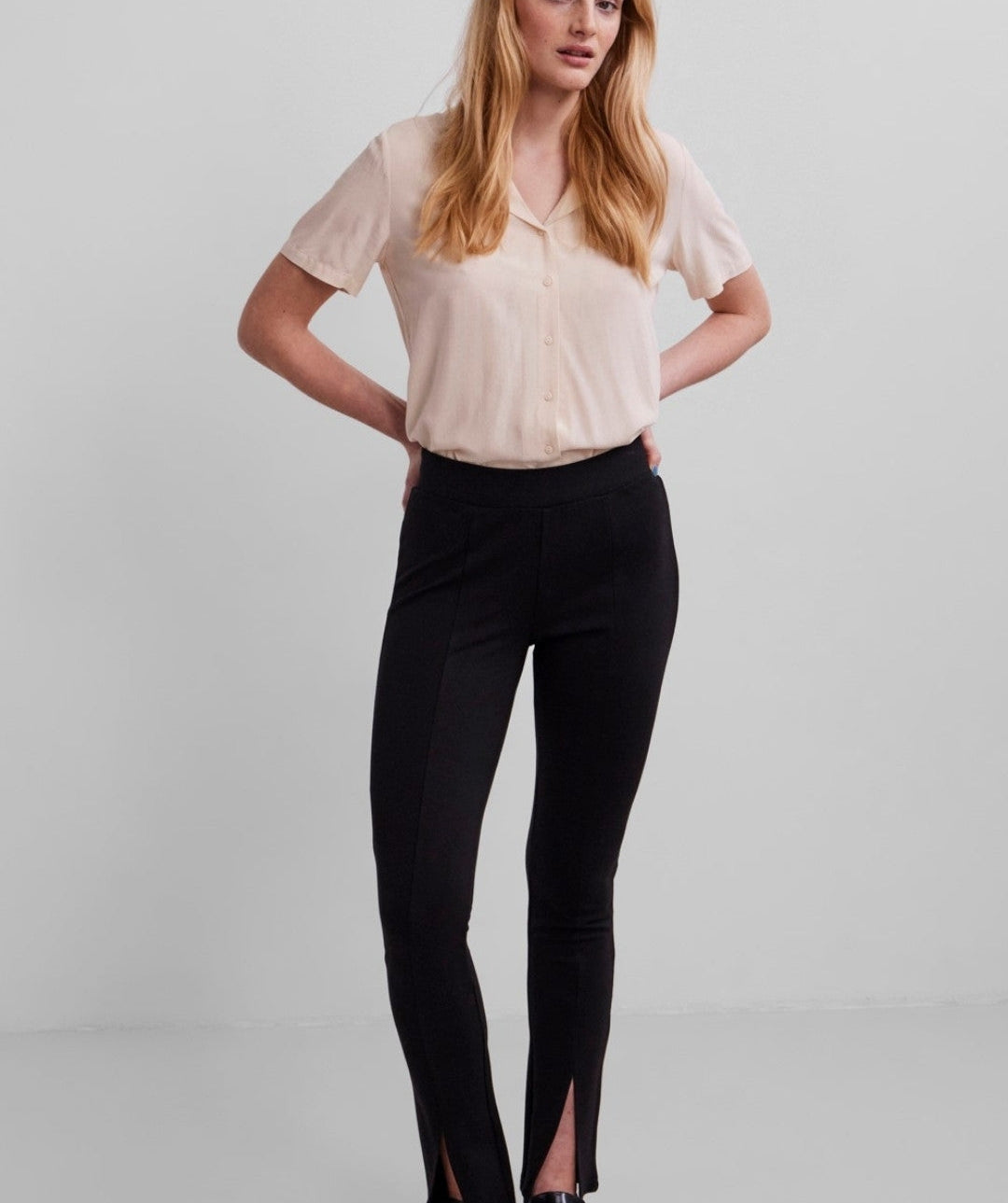 Pieces - Karla Slit Flared Pants (Black)