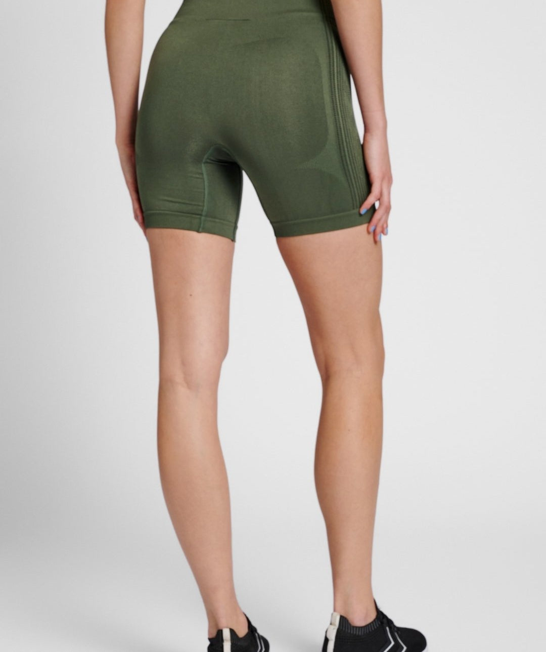Hummel® - Shaping Seamless Shorts (Thyme)