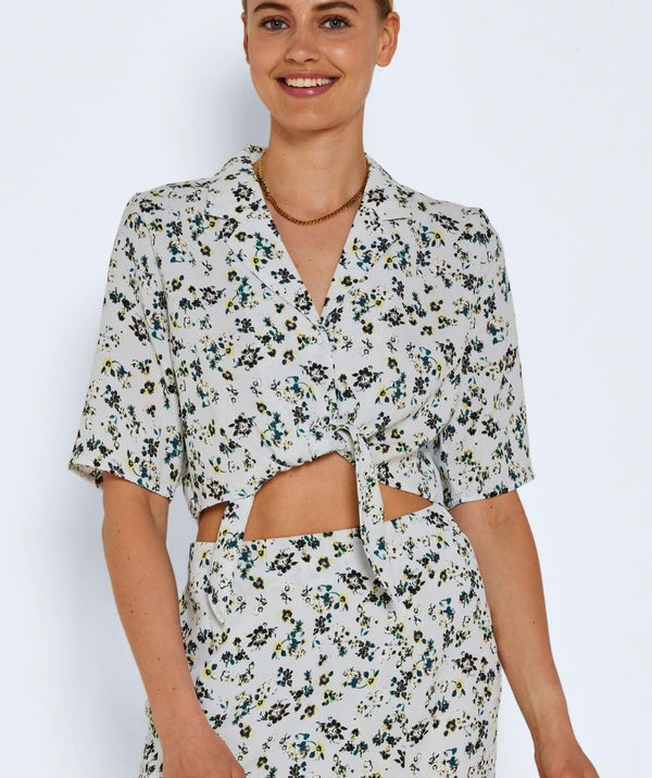 Noisy May - Joe S/S Waist Tie Top (Illusion Blue/Flower)