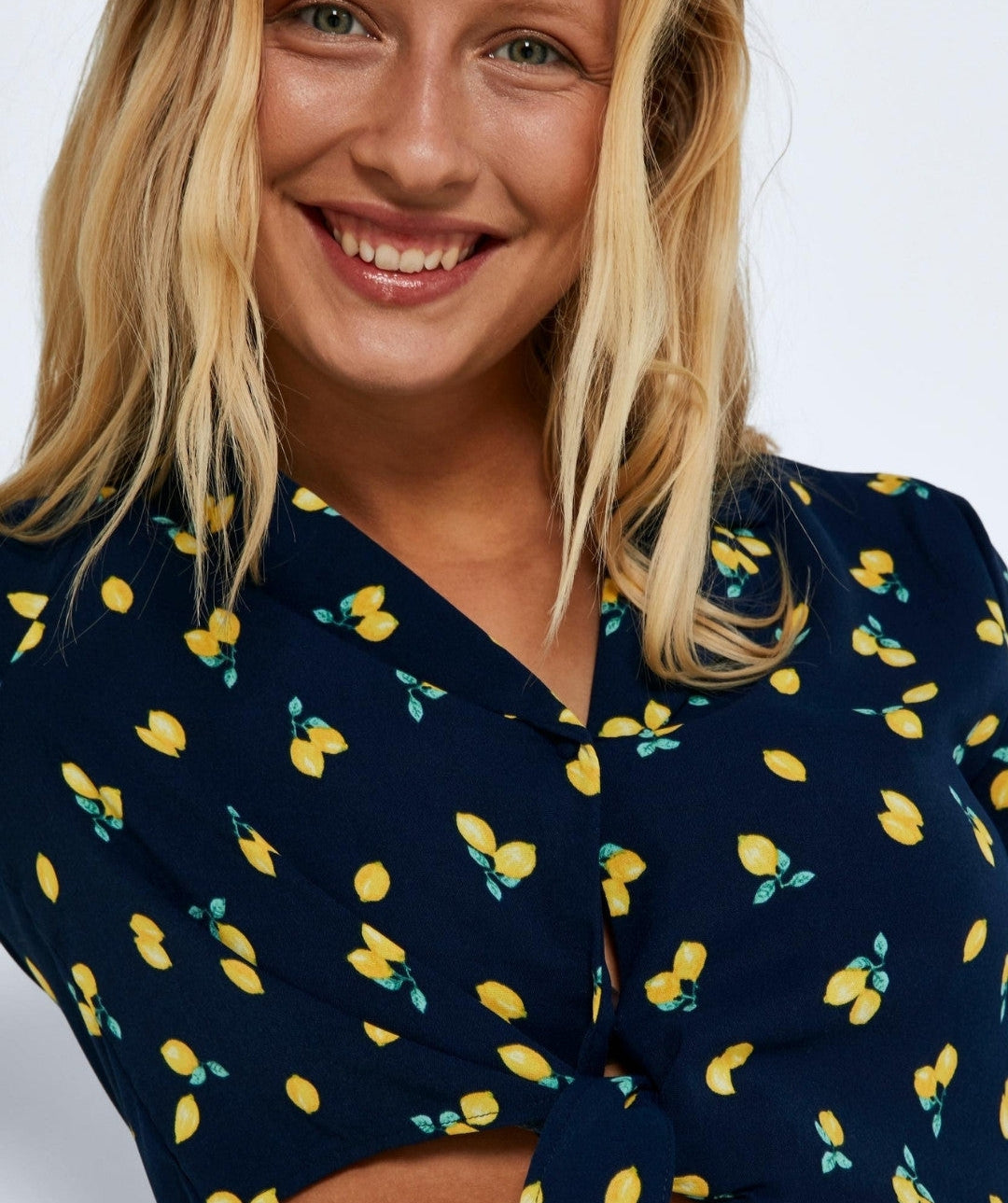Noisy May - Joe S/S Waist Tie Top (Navy/Lemons)