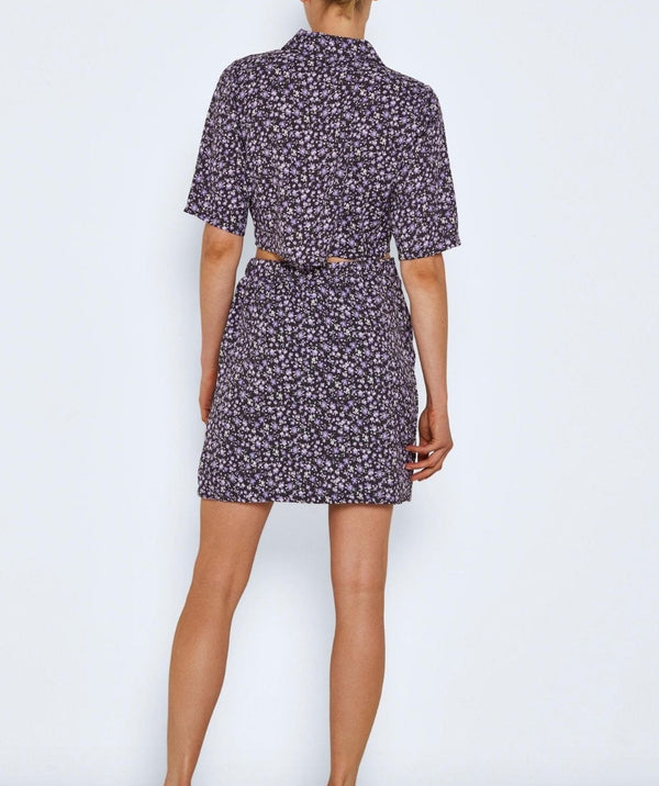 Noisy May - Joe S/S Waist Tie Top (Forged Iron/Flower)