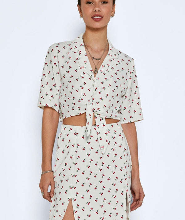 Noisy May - Joe S/S Waist Tie Top (White/Cherry)