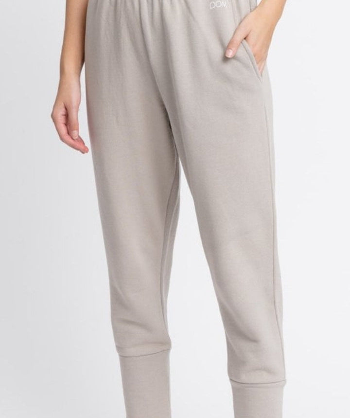 Drop Of Mindfulness - Annabell Sweatpants (Satin Taupe)