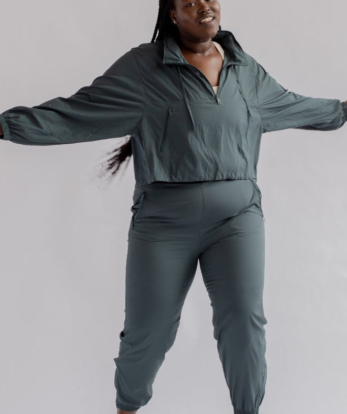 Girlfriend Collective - Hummingbird Half Zip Windbreaker (Moss)