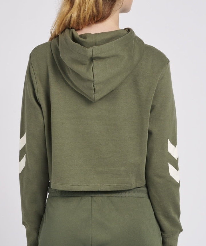 Hummel® - Legacy Cropped Hoodie (Bettle)