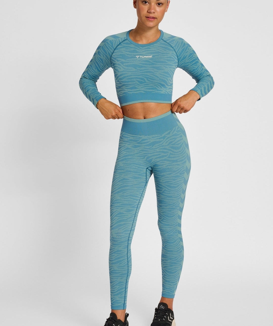 Hummel® - Saga Seamless Crop T-shirt LS-(North Atlantic/Blue Surf Melange)-215725-7903