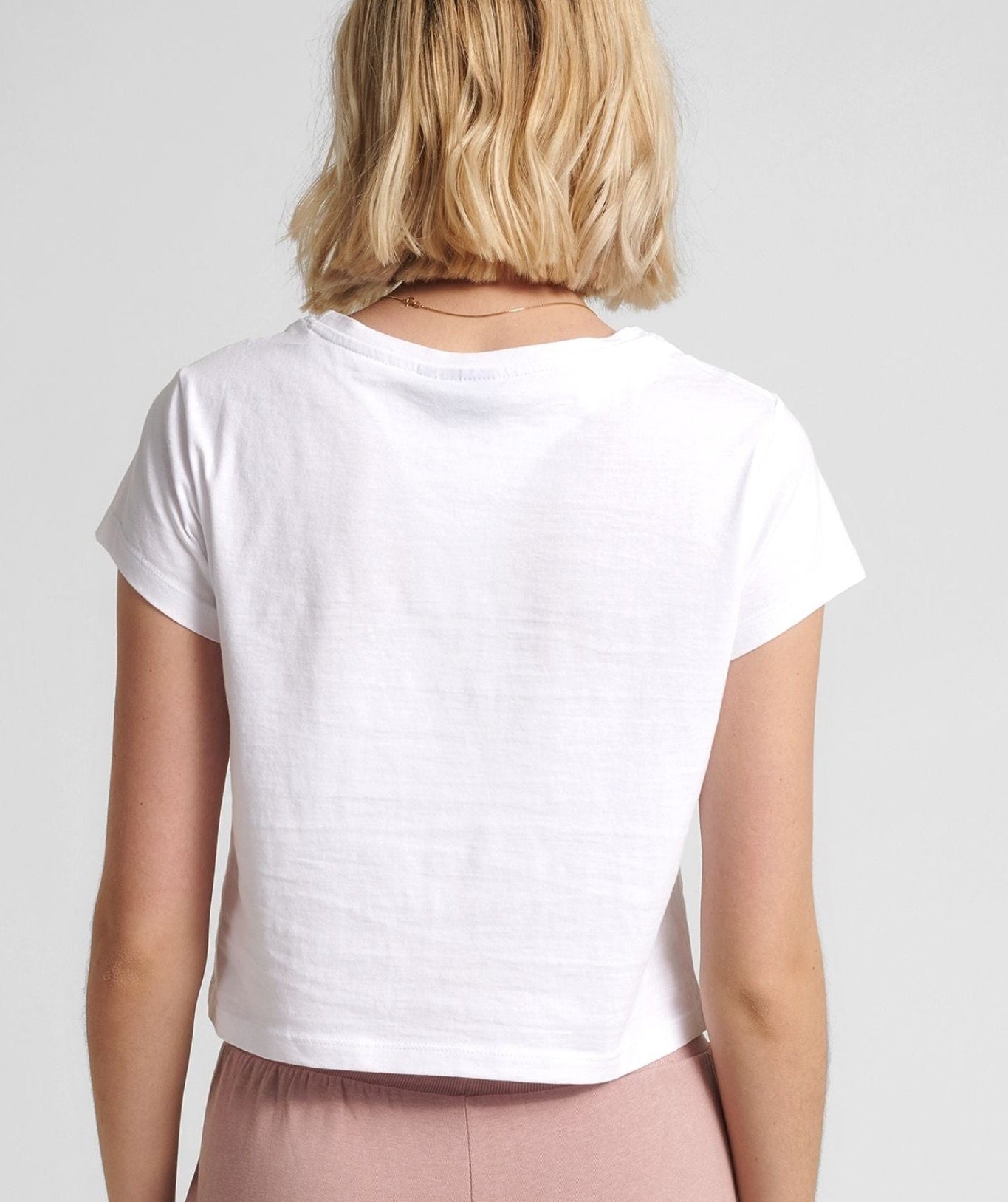 Hummel® - Legacy Cropped T-shirt (White)