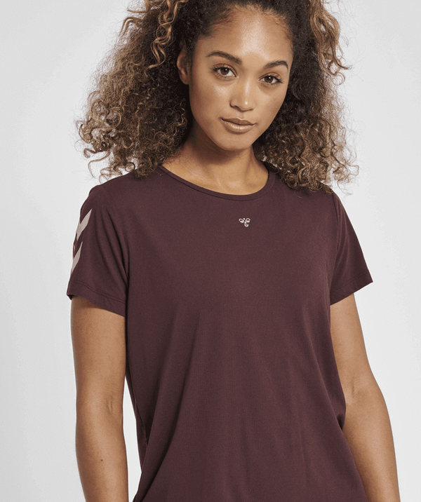 Hummel® - Taylor T-shirt (Fudge)