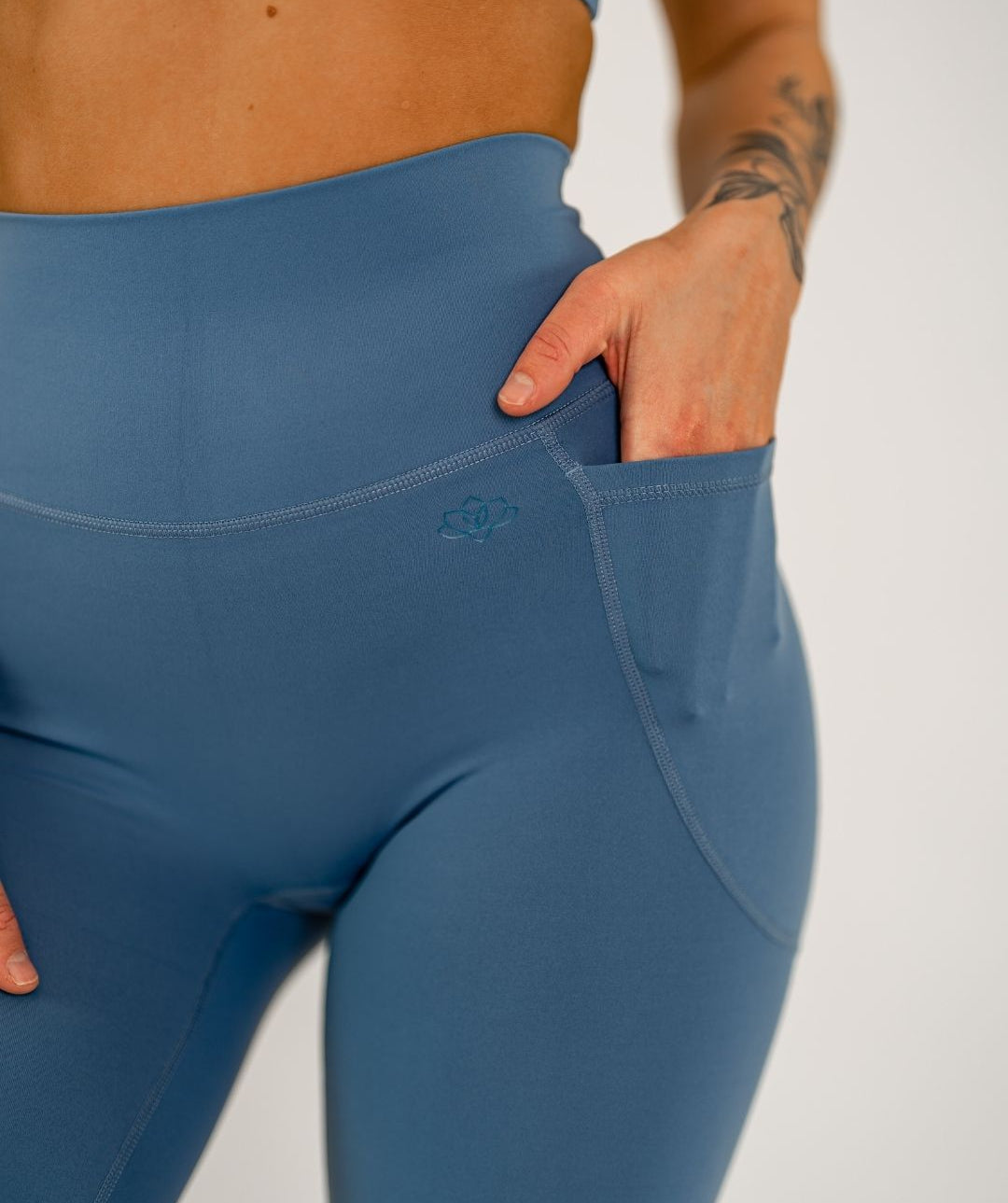 Jentle - Sola Pocket Leggings (Blue)