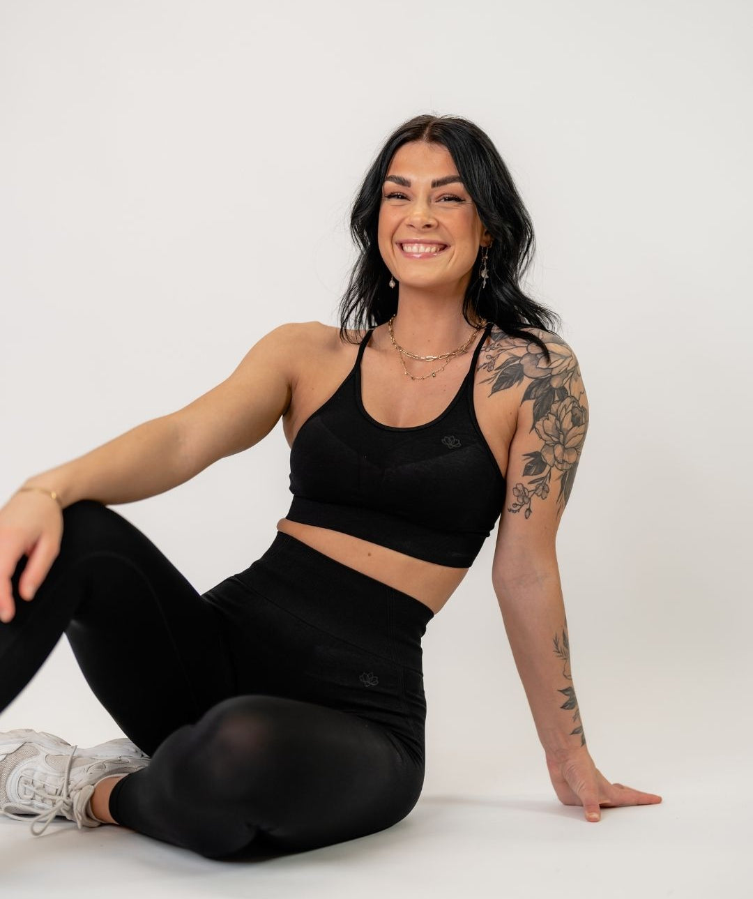 Jentle - Saga Sports Bra (Black)