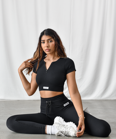 Rapid Wear - Tied Up Seamless Crop T-shirt (Black)